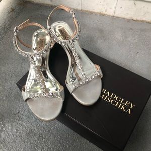 Badgley Mischka Yadira Wedge | wedding shoe